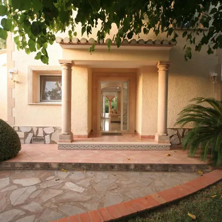 Villa Belvilla By Oyo Somontes